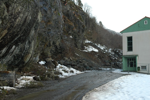 20120215-525-skulen002