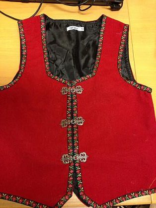 Saknar du ein bunadsvest?